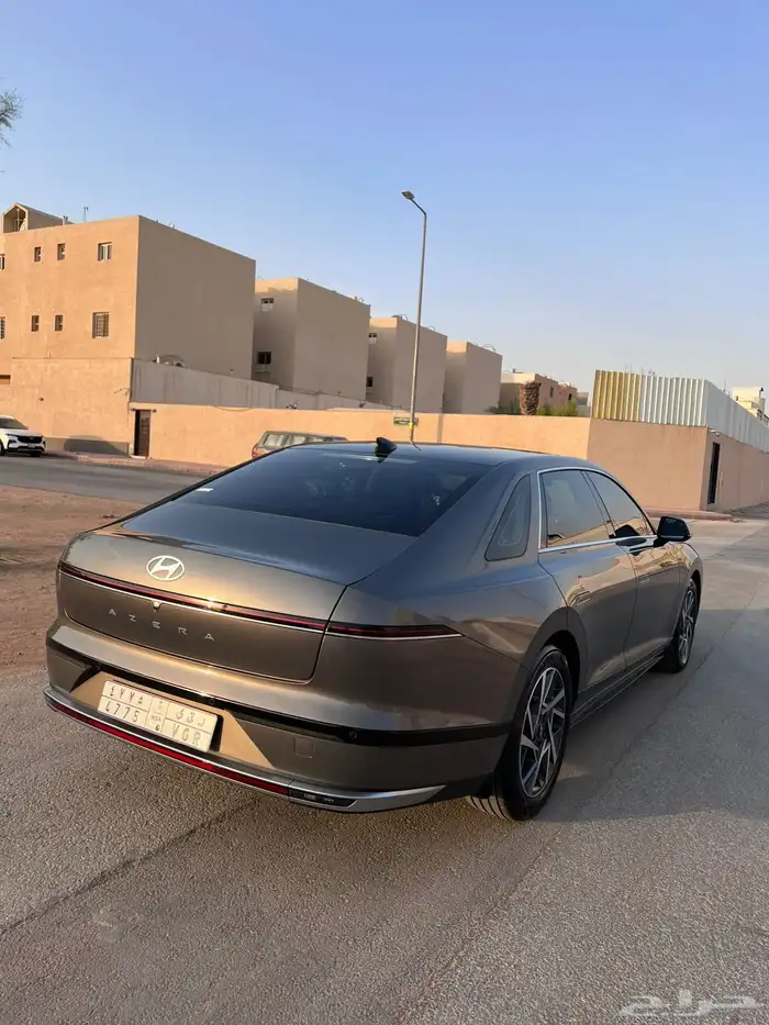 للبيع ازيرا 2024 بحالة الوكالة 4