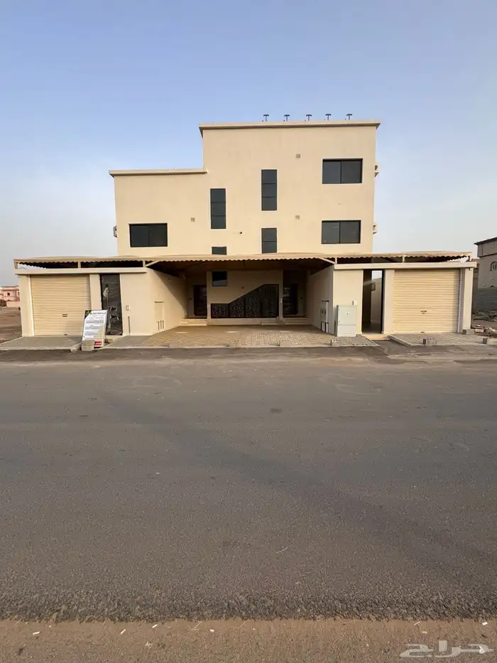 شقق مستقلة فاخرة للبيع بصامطة 1