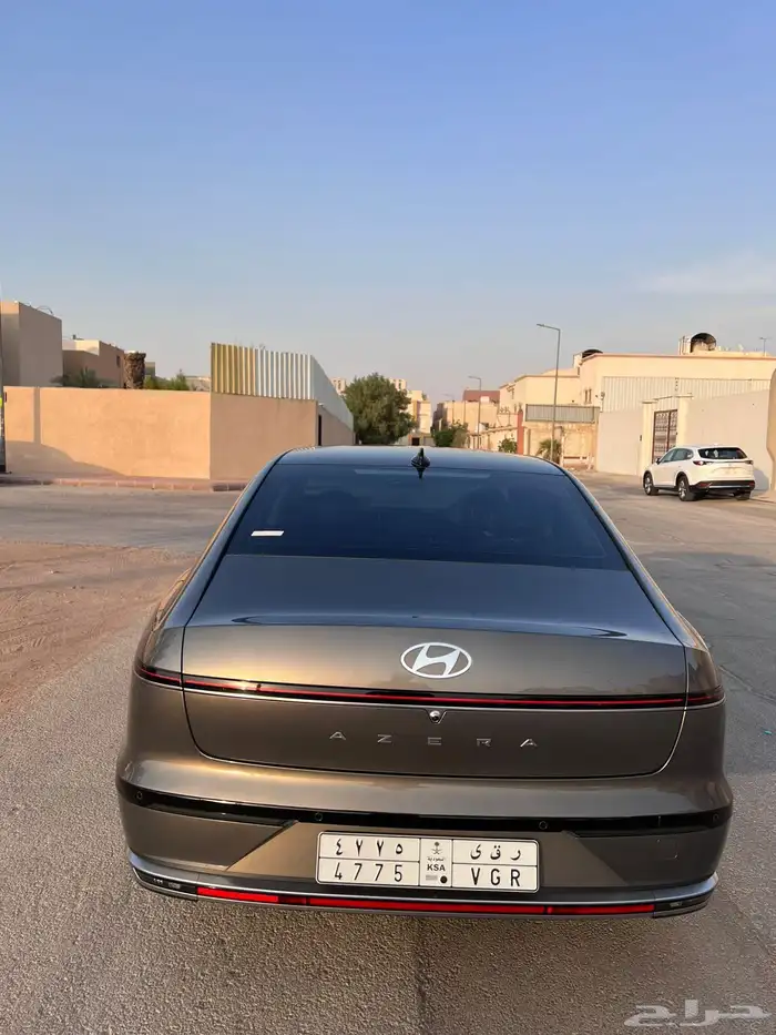 للبيع ازيرا 2024 بحالة الوكالة 5