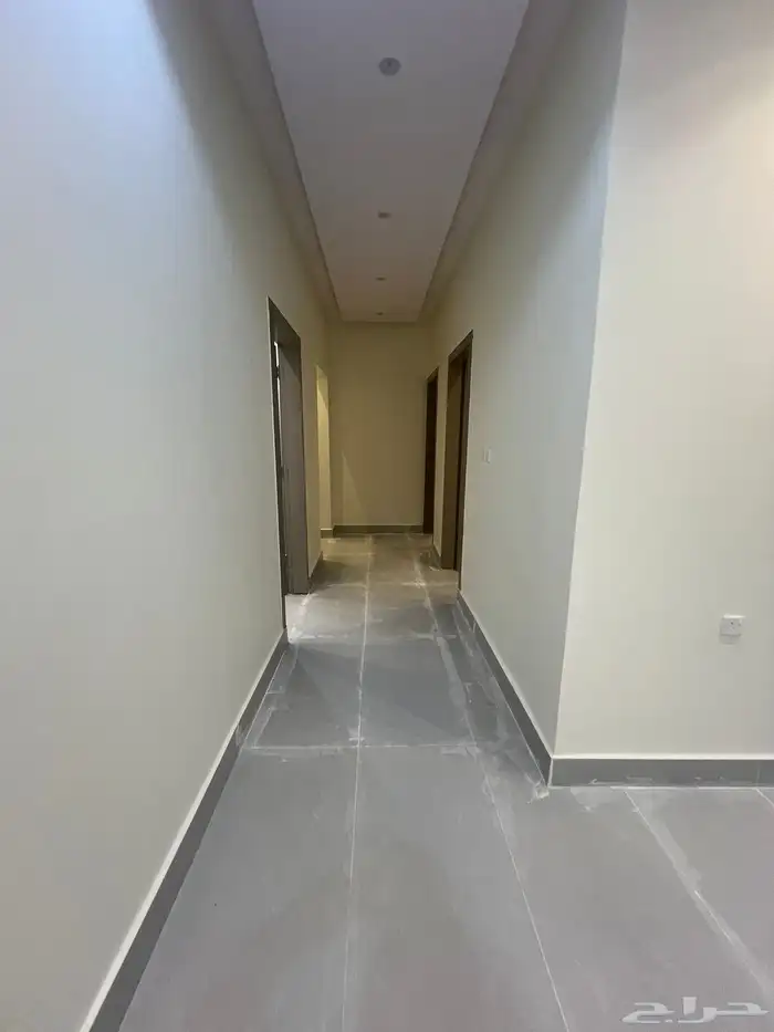 للبيع دور ارضي مجدد بالكامل الرياض حي الرمال 1.200.000 2