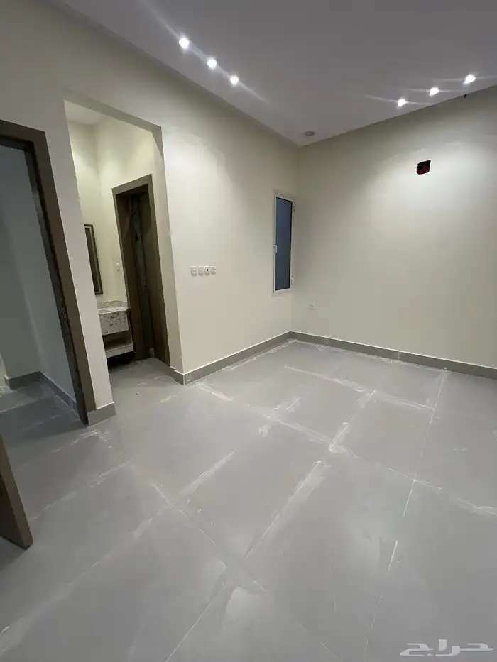 للبيع دور ارضي مجدد بالكامل الرياض حي الرمال 1.200.000 4