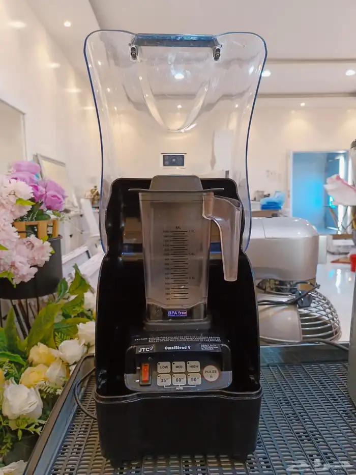 معدات كوفي للبيع 1 مكينه اسبرسو 2 طاحونه 3 خلاط 1