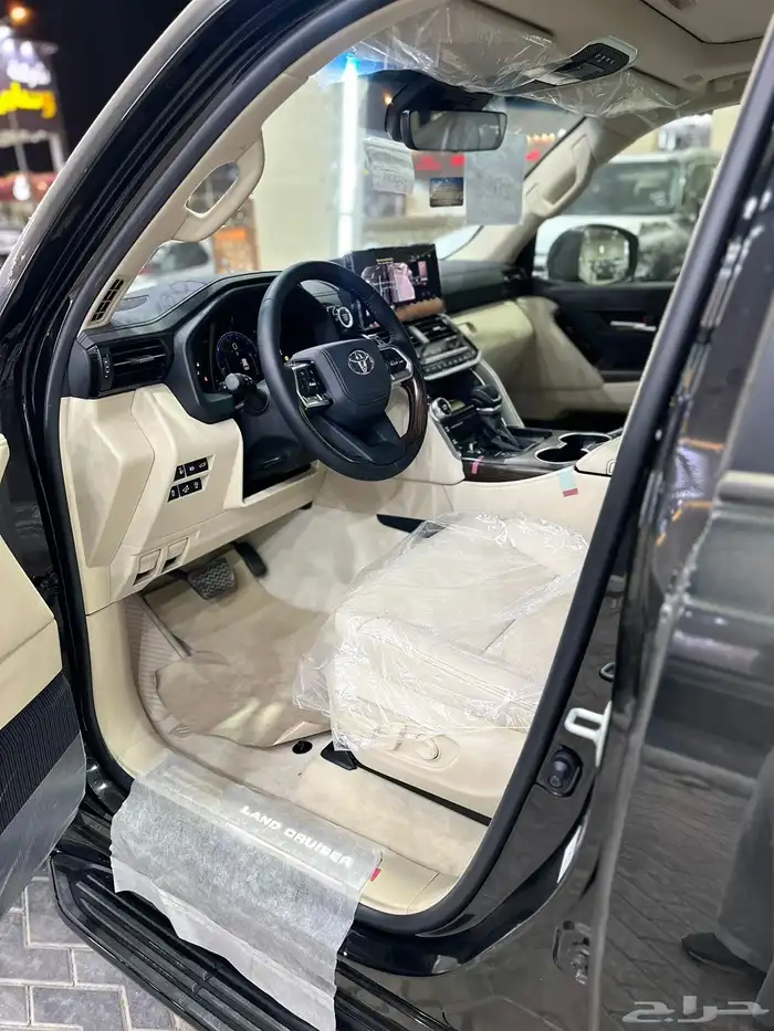 لاندكروزر GX.R 4 اللون أسود موديل2025 ( متوفر جميع الألوان ) 7