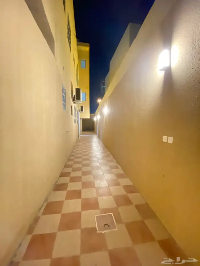 شقه للإيجار بحي المنصوره 1