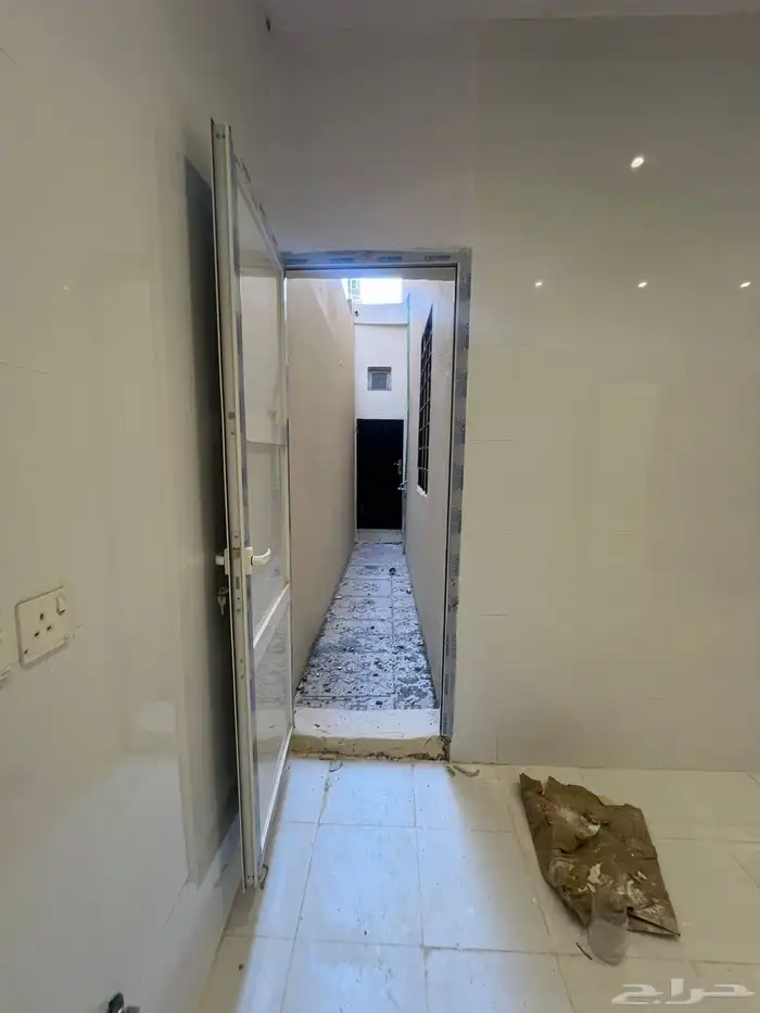 للبيع دور ارضي مجدد بالكامل الرياض حي الرمال 1.200.000 5