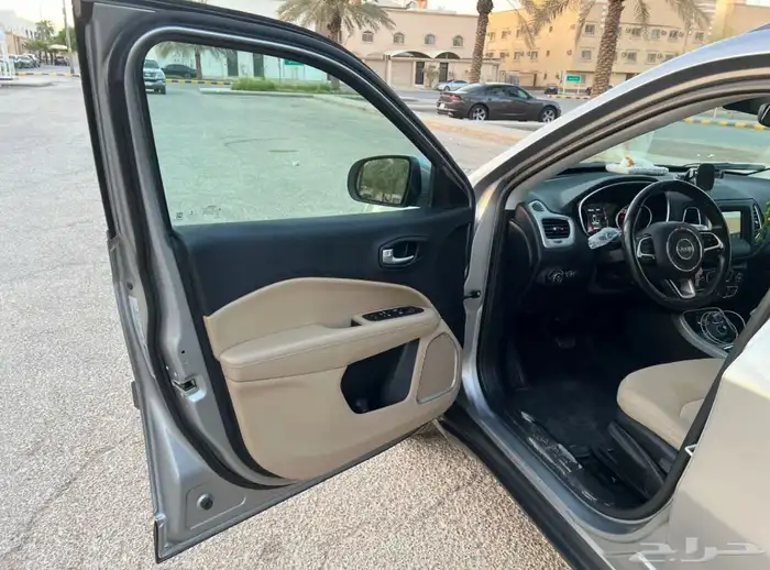 جيب كومباس 2021 للبيع ماشية 54 الف كيلو 56الف ريال 5