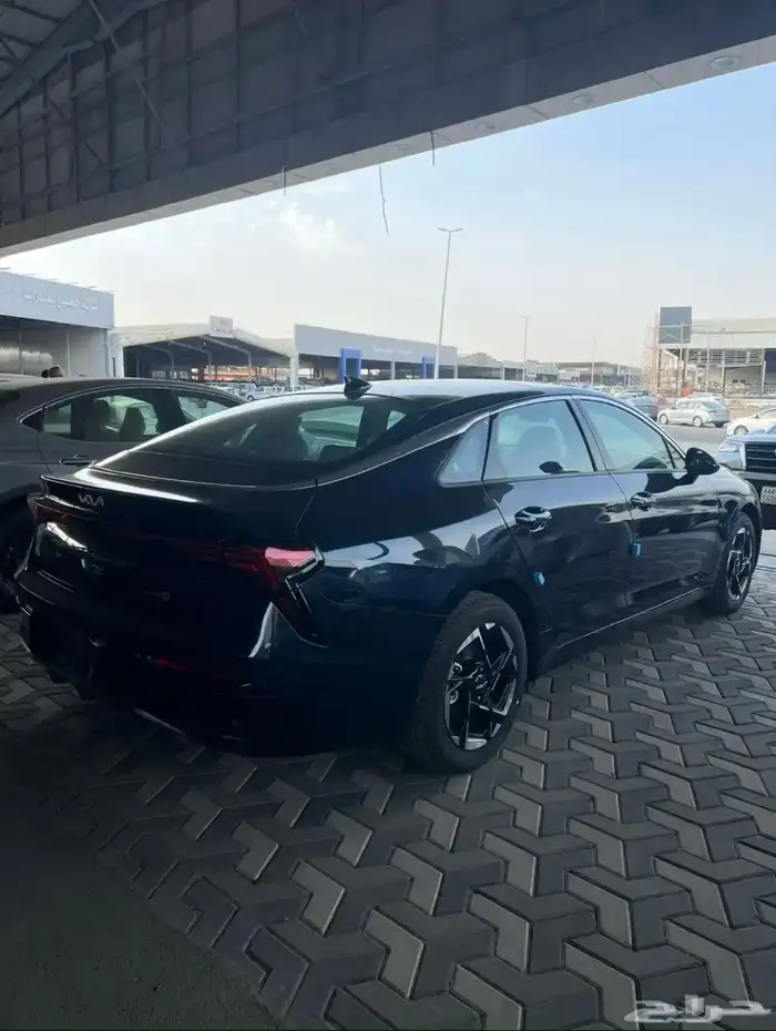 كيا K5 2026 نص فل بانورما جلد بالنقد والتقسيط 4