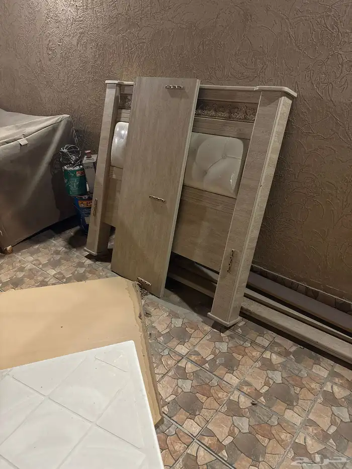 جلسات خارجيه وثنين سرير للبيع الاسره نظيفه وشكلها مرتب 1