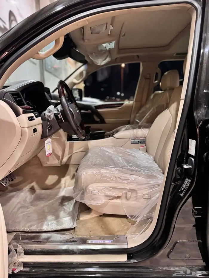 لكزس LX570 بلاك اديشن موديل 2020 12