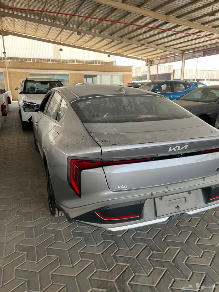 2026 كيا فور نص فل k4 8