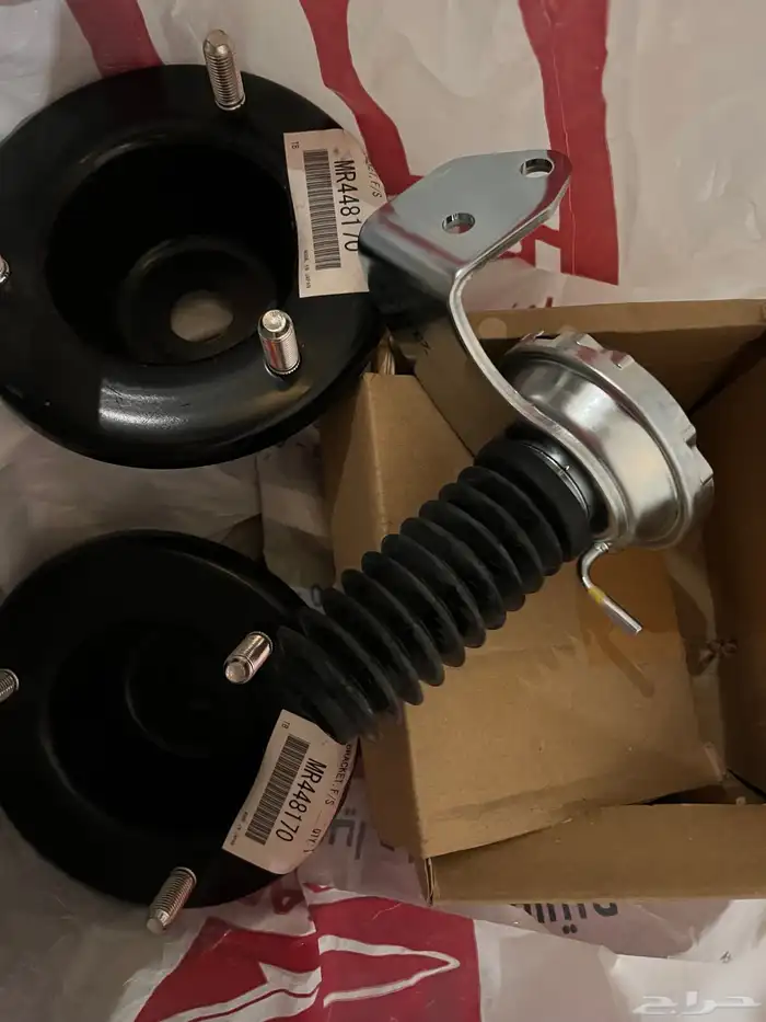 قطع غيار باجيرو 2007 كنترول حساس الدبل وكراسي مساعدات 0