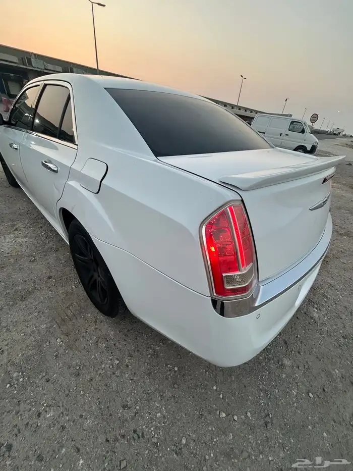 كرايسلر 2013 ستة سلندر 8