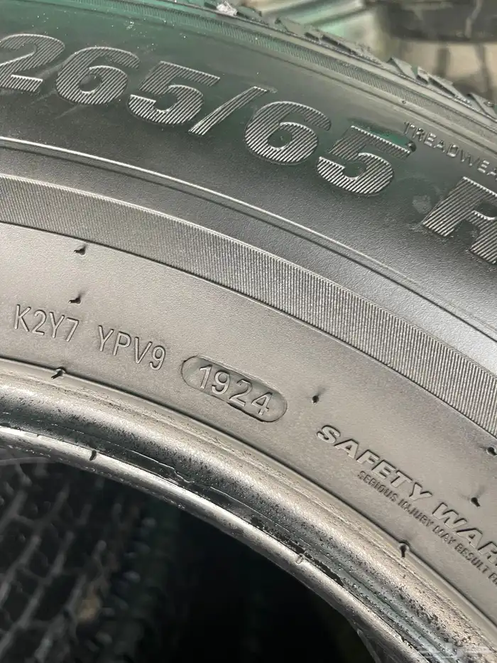 طقم كفرات كومهو تاريخ 24 و 18 اسبوع 265 65 18 3