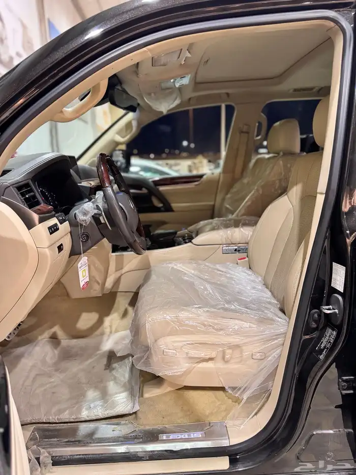 لكزس LX570 بلاك اديشن موديل 2020 11