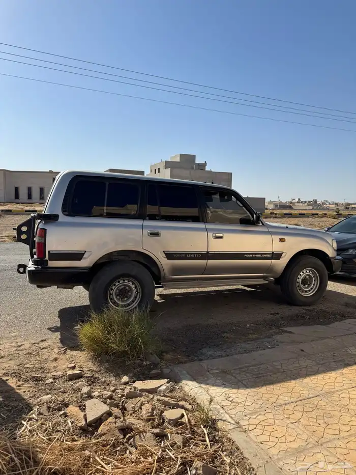 جيب لاند كروزر موديل97 3