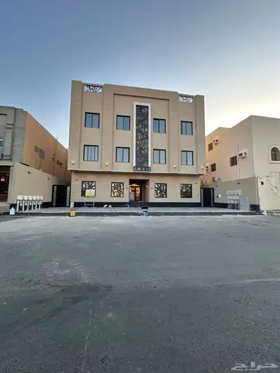 شقة الدور الاول بسطح خاص شوران المساحة 230 index