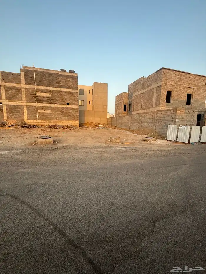 للبيع ارض في مخطط النبلاء م250 شارع 16 غربي خلف نفط 12