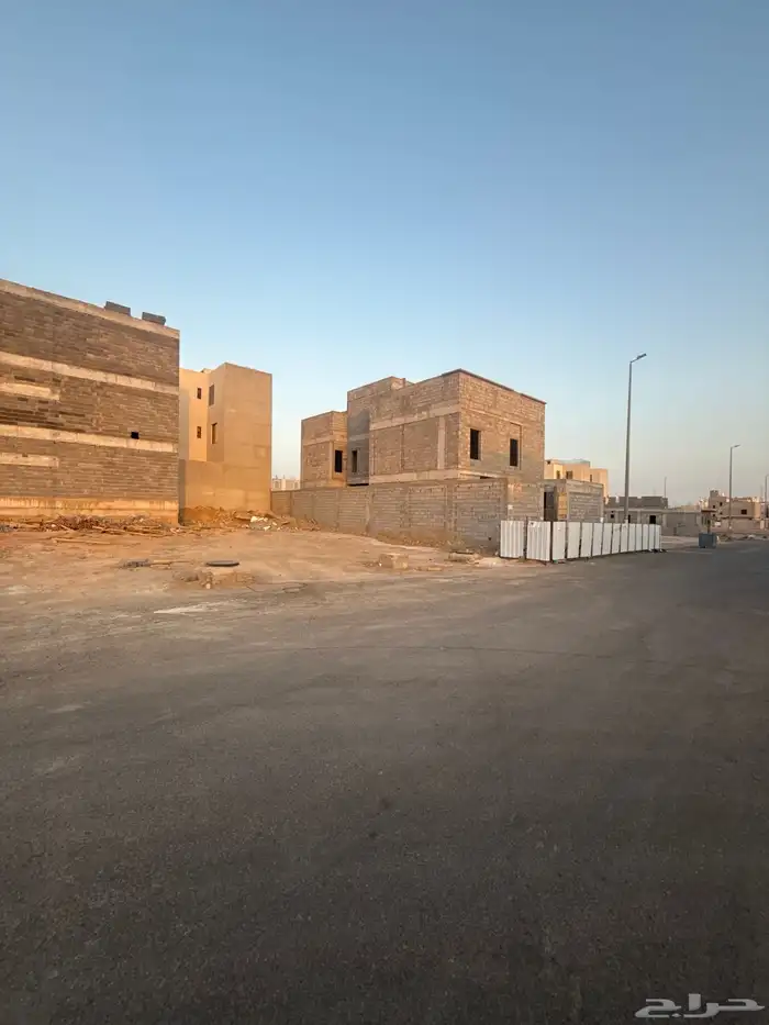 للبيع ارض في مخطط النبلاء م250 شارع 16 غربي خلف نفط 30