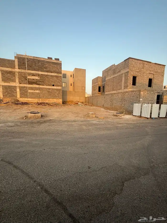 للبيع ارض في مخطط النبلاء م250 شارع 16 غربي خلف نفط 11