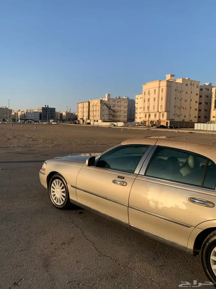 لنكولن تاون كار 2005 فل كامل للبيع 15