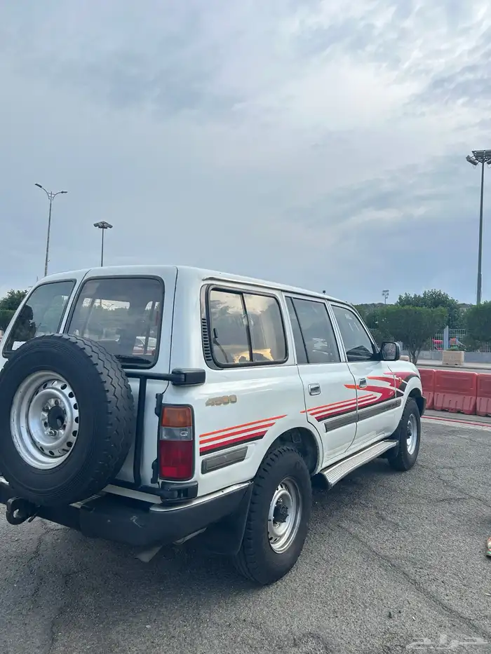 جيب صالون 93 VX محركات طيبه بودي فيه تلاقيط والممشى 720 الف 2