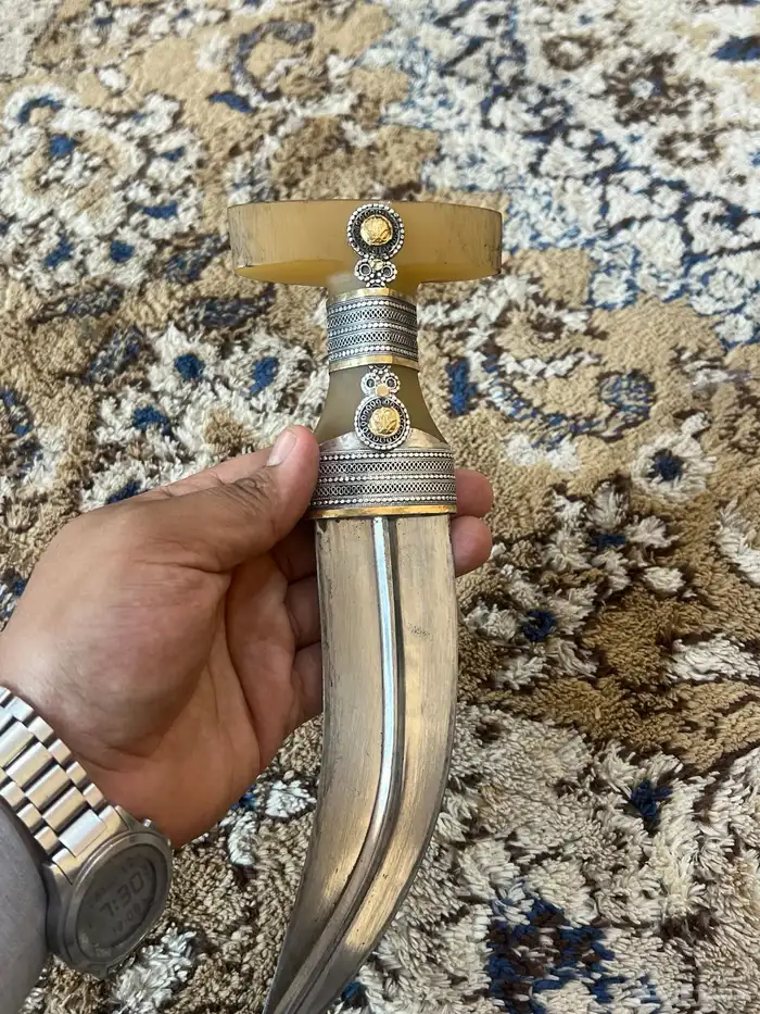 للبيع خنجر وتر الصب ذهب مشروط 0