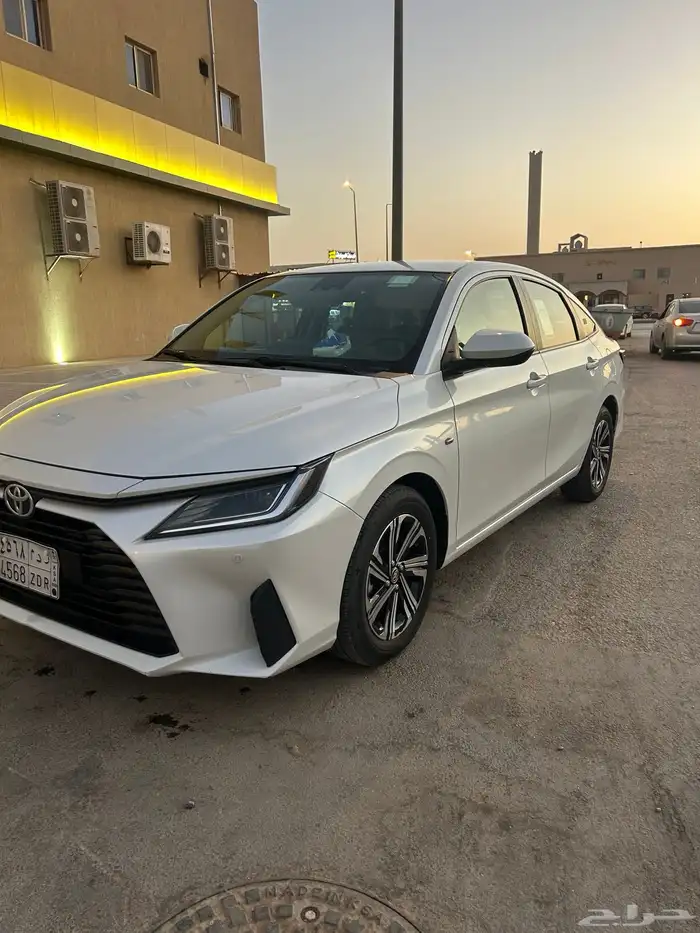 تويوتا يارس 2023 1