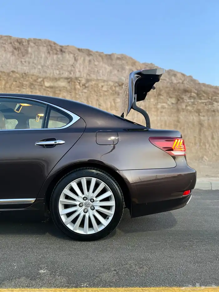 لكزس LS460 - 2013 قمة النظافة سعودي وكالة 47