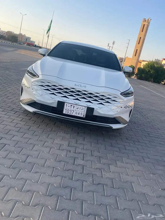 كيا K8 4