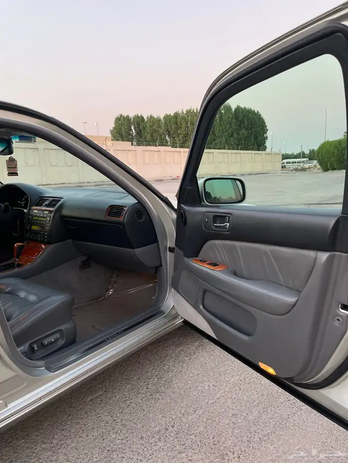 لكزس LS400 10