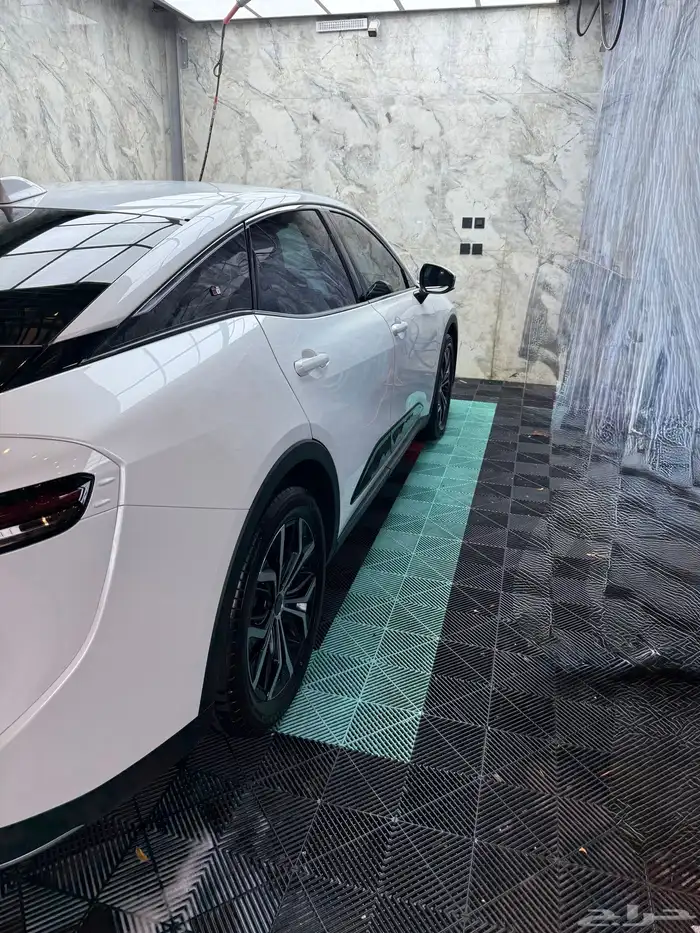 تويوتا كراون 2023 بريميوم ابيض لؤلؤي 25