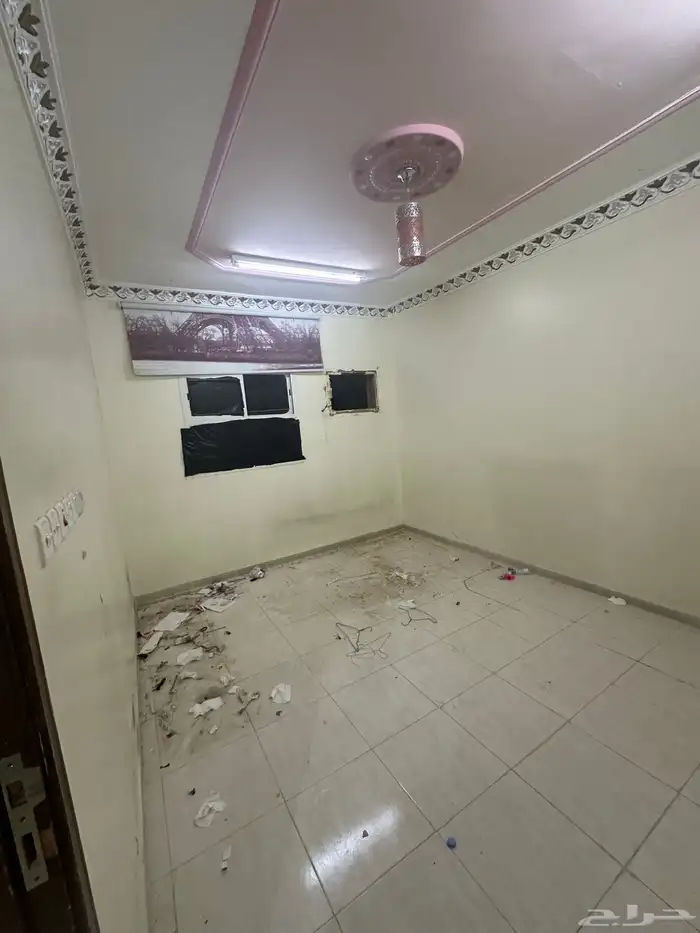 للايجار شقه اربع غرف اليرموك خلف الاتصالات 35 الف 7