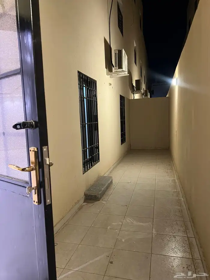 شقة للإيجار حي الشفاء عكاظ 10