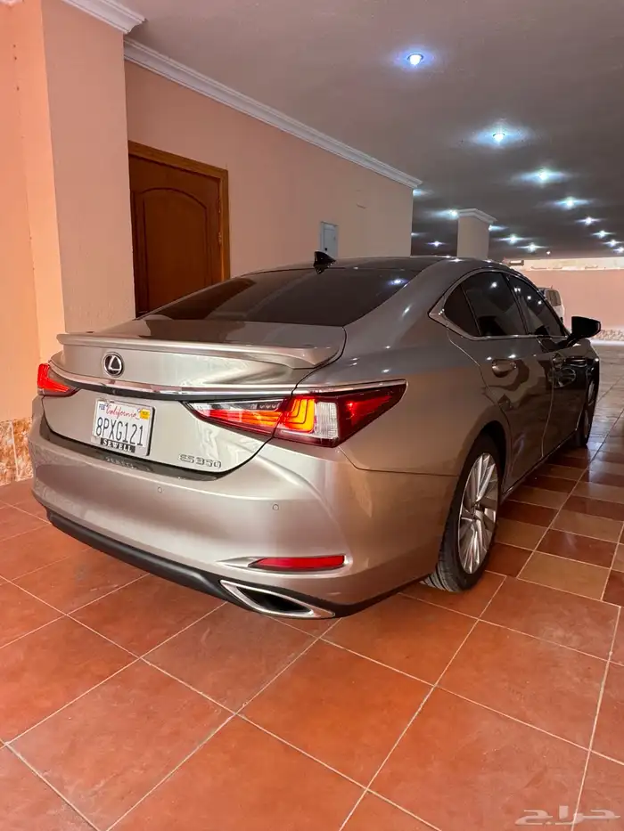 لكزس ES 350 2019 فل DD 11