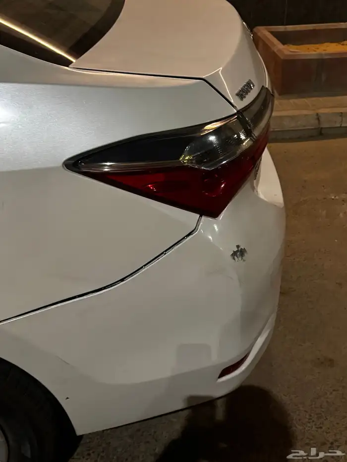 كورلا 2018 للبيع فيها دقتين في الباب الخلفي للسواق والصدام 4