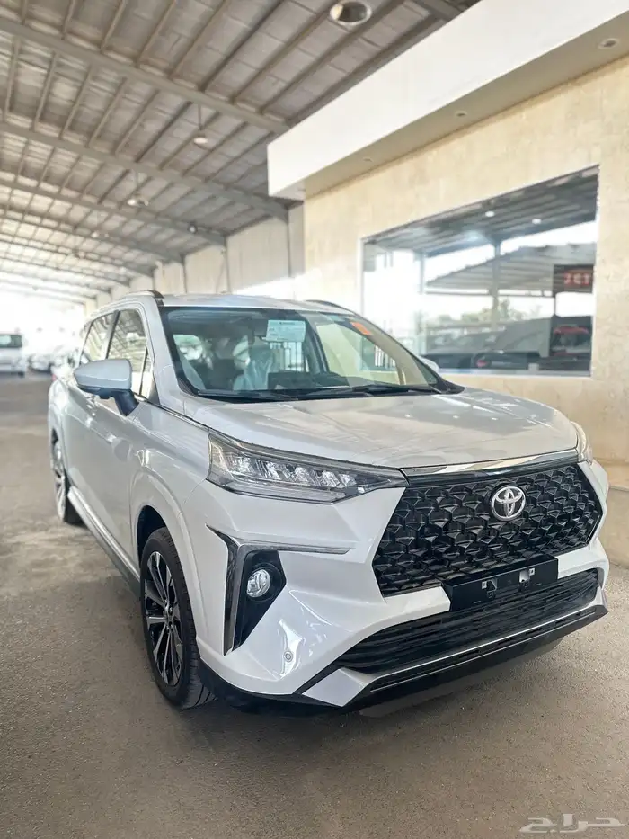تويوتا فيلوز GLX موديل 2025 1