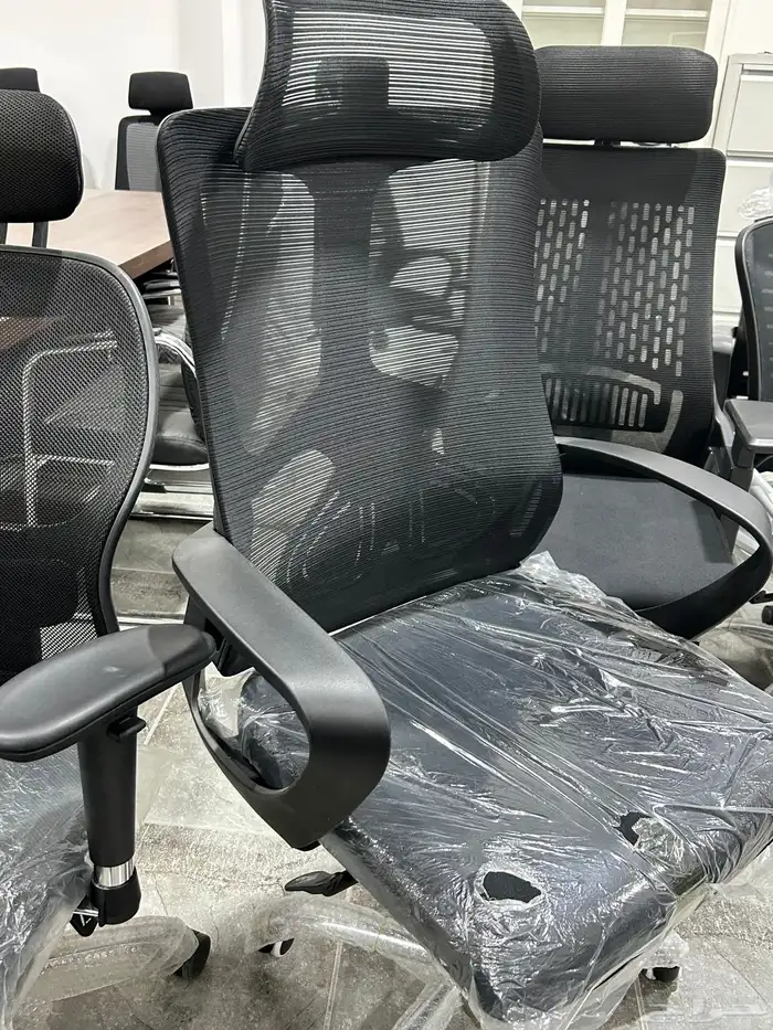 كرسي مكتبي بتصميم أنيق ومريح 36