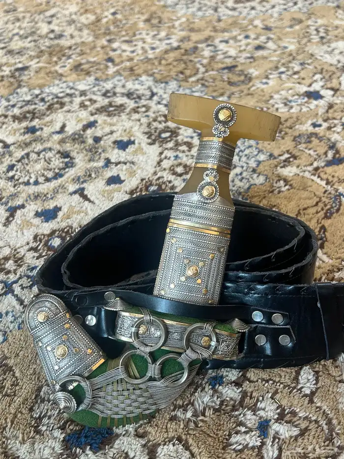 للبيع خنجر وتر الصب ذهب مشروط 2