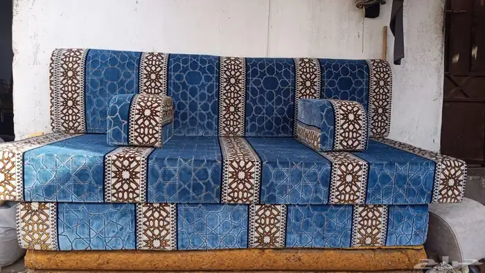 مجالس وكنب ومساند تفصيل فقط مافي جاهز. 3