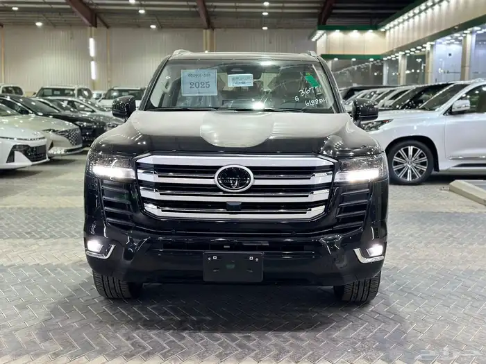 لاندكروزر GX.R 4 اللون أسود موديل2025 ( متوفر جميع الألوان ) 0