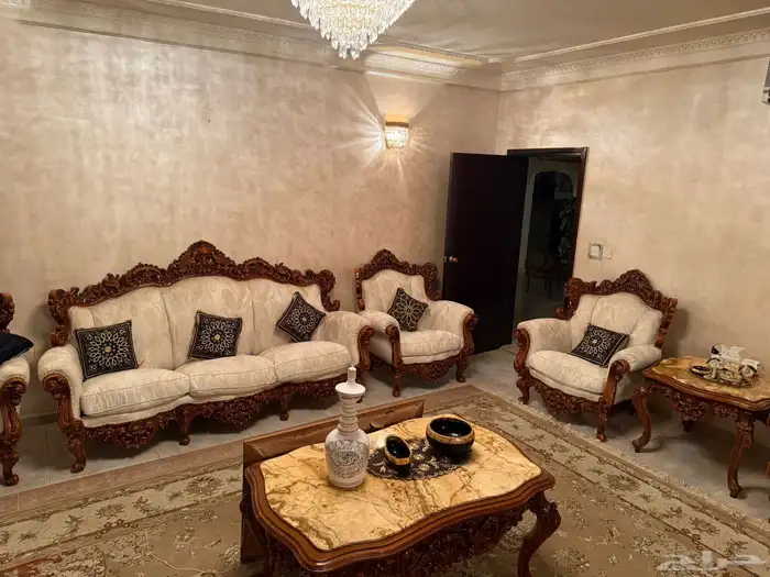 ثلاثه طقوم كنب للبيع 0