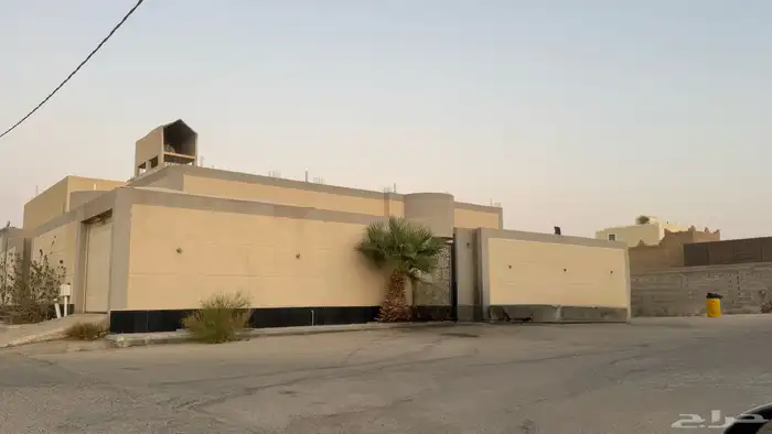 للبيع دور في ملهم موسس ثلاث شقق 2