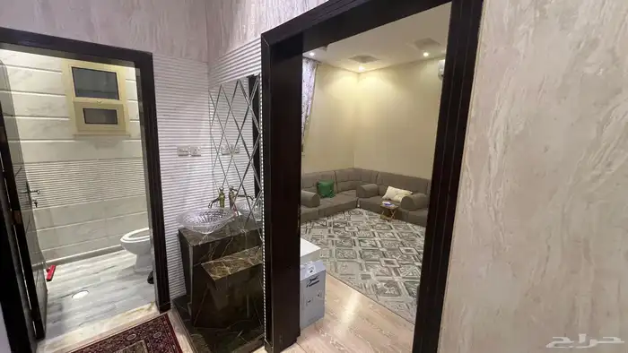 فيلا درج داخلي  شقتين للبيع ( شمال الرياض) حي العارض 3