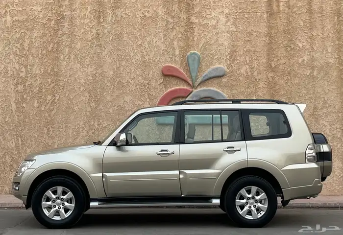 باجيرو GLS 2020 ذهبي 3