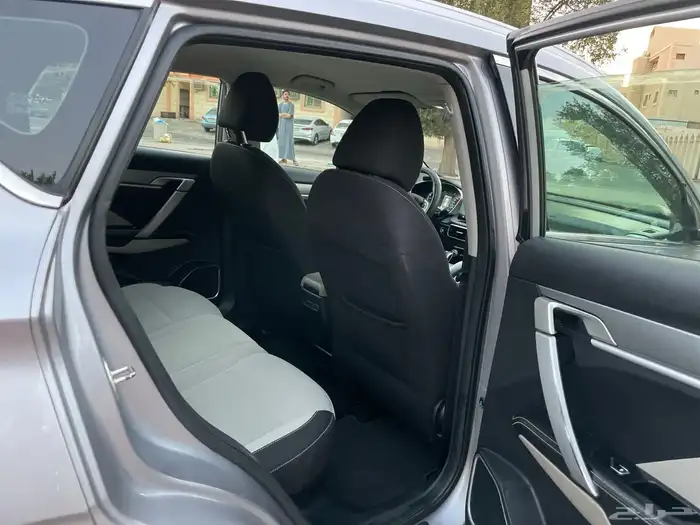 جيلي كولراي 2023 12
