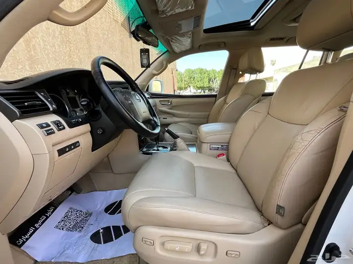 لكزس LX570. 2010 11
