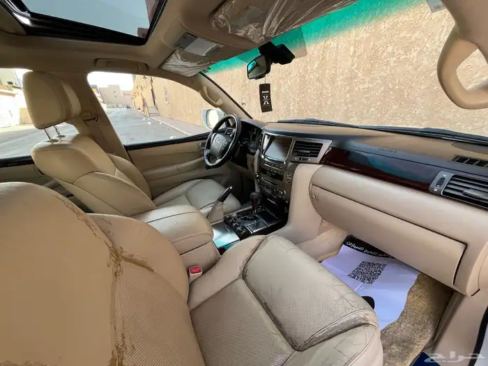لكزس LX570. 2010 15