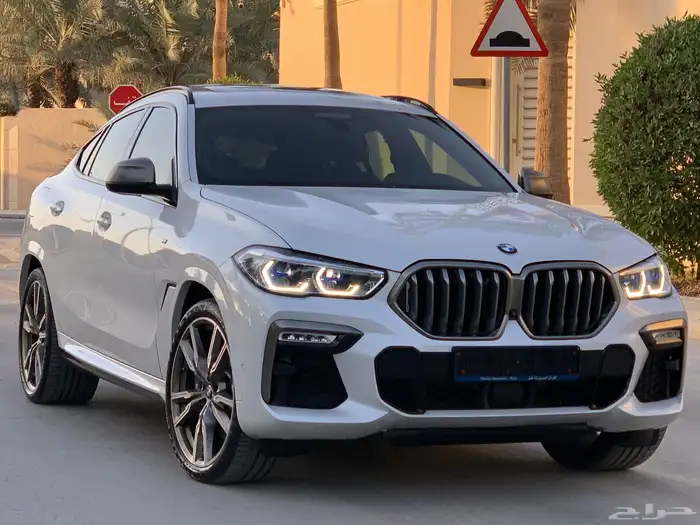 BMW X6 50i V8 2021 عداد قليل 23