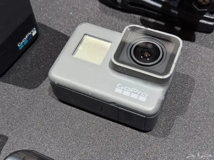 GoPro Hero 5 مع ملحقات قيمة 0