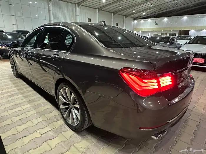 بي ام دبليو 730 موديل 2015 فل كامل 20